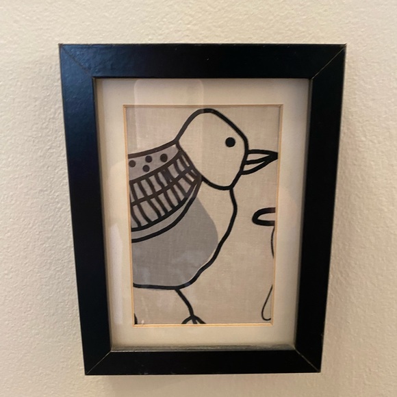 Art- bird in a black frame - Picture 1 of 4